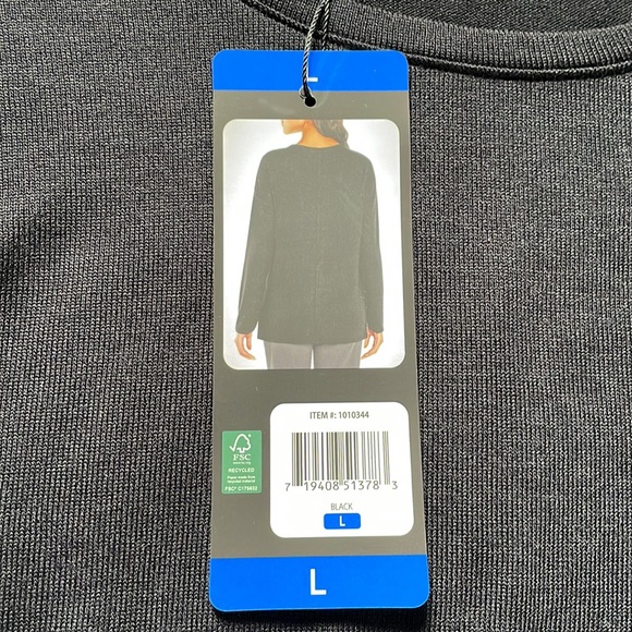 NWT.  Banana Republic, woman’s crew neck long sleeve T-shirt. Black. Size large. - Picture 5 of 6